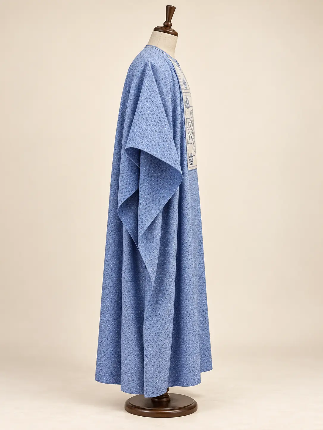 AI visualisation of the side view of the Harmony Agbada Set