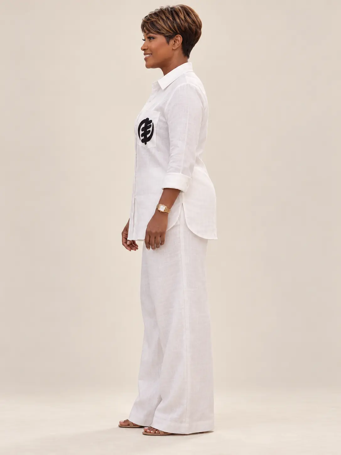 AI visualisation of the side view of the Linen 2-Piece